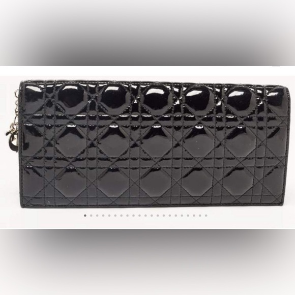 Dior Black Cannage Patent Leather Lady
Dior Clutch - Picture 1 of 8